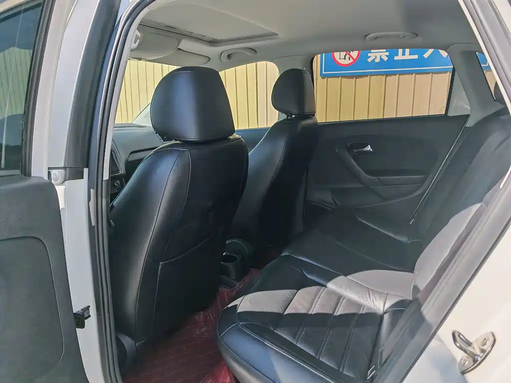 Volkswagen Polo — миниатюра 6