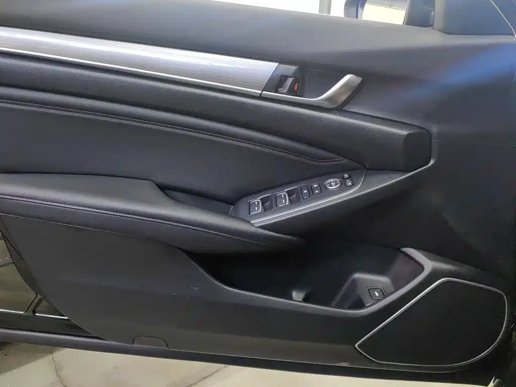 Honda Accord — миниатюра 12