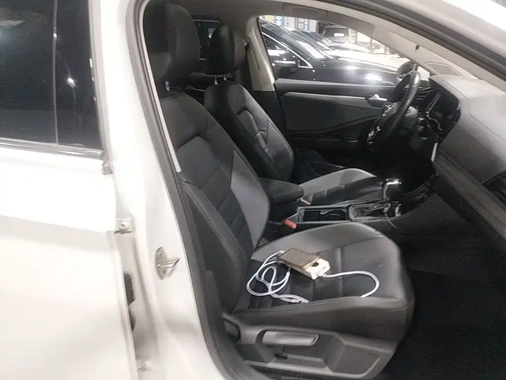 Volkswagen Sagitar — миниатюра 25