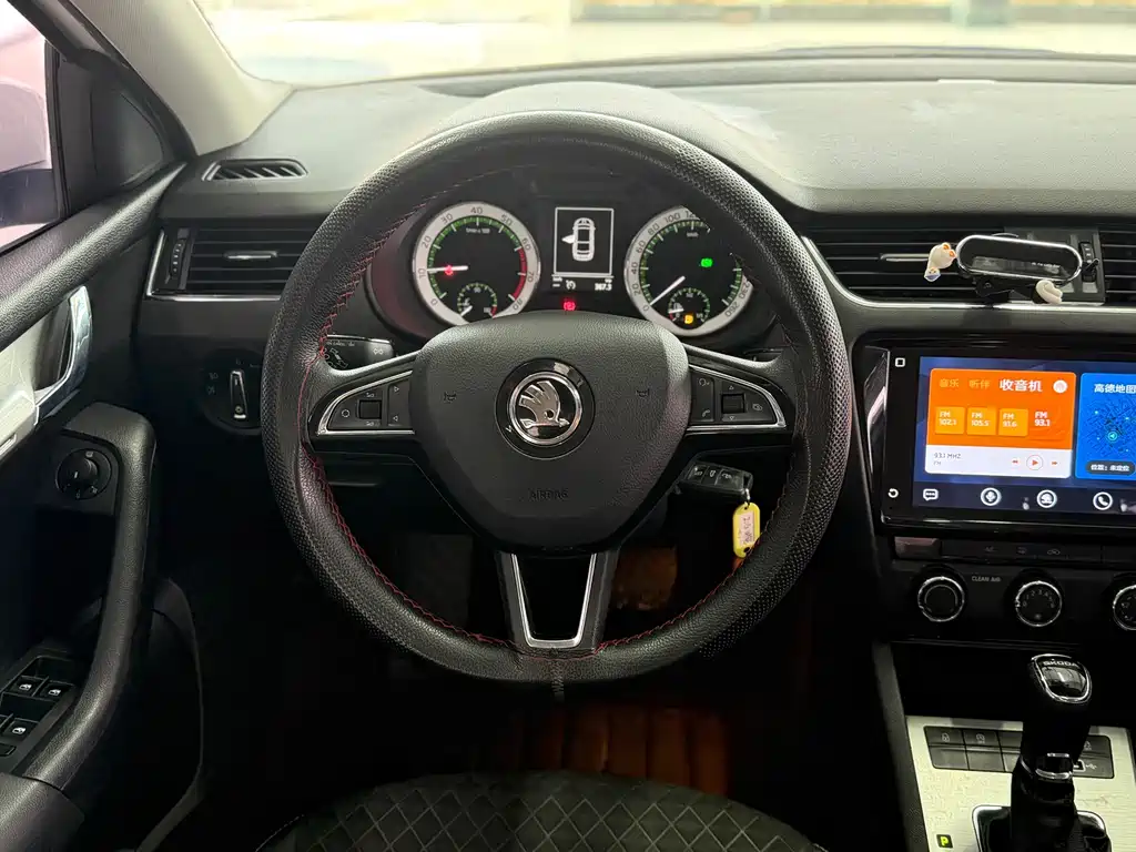Skoda Octavia — миниатюра 8