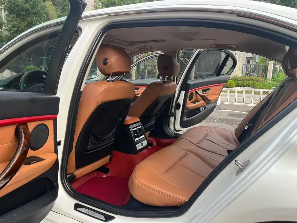 BMW 3 Series — миниатюра 5