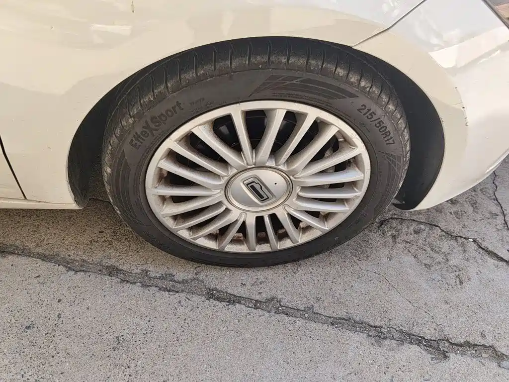 Qoros Qoros 3 — миниатюра 8