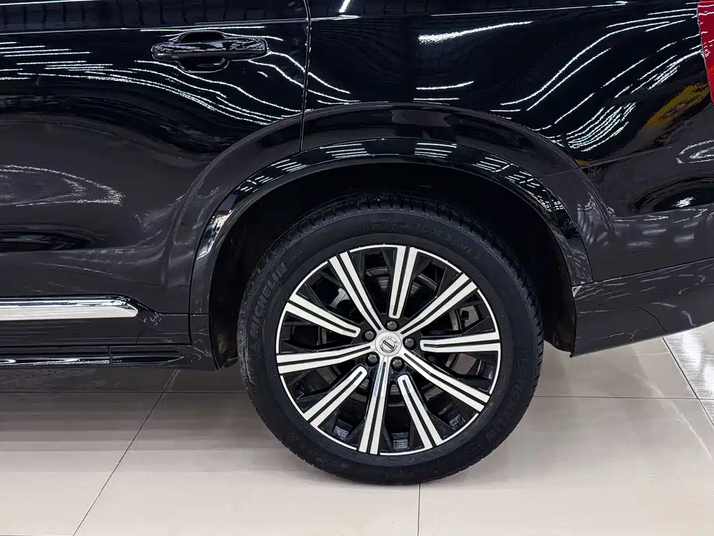Volvo XC90 — миниатюра 18