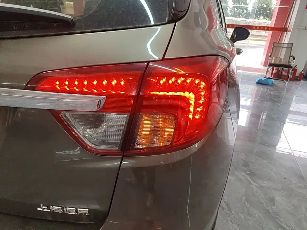 Buick Envision Plus — миниатюра 8