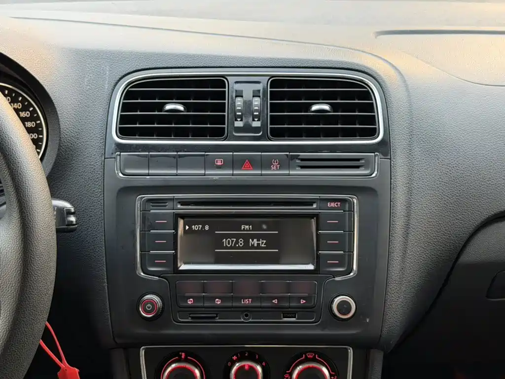 Volkswagen Polo — миниатюра 18