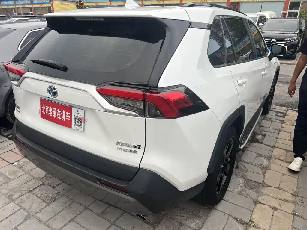 Toyota RAV4 — миниатюра 14