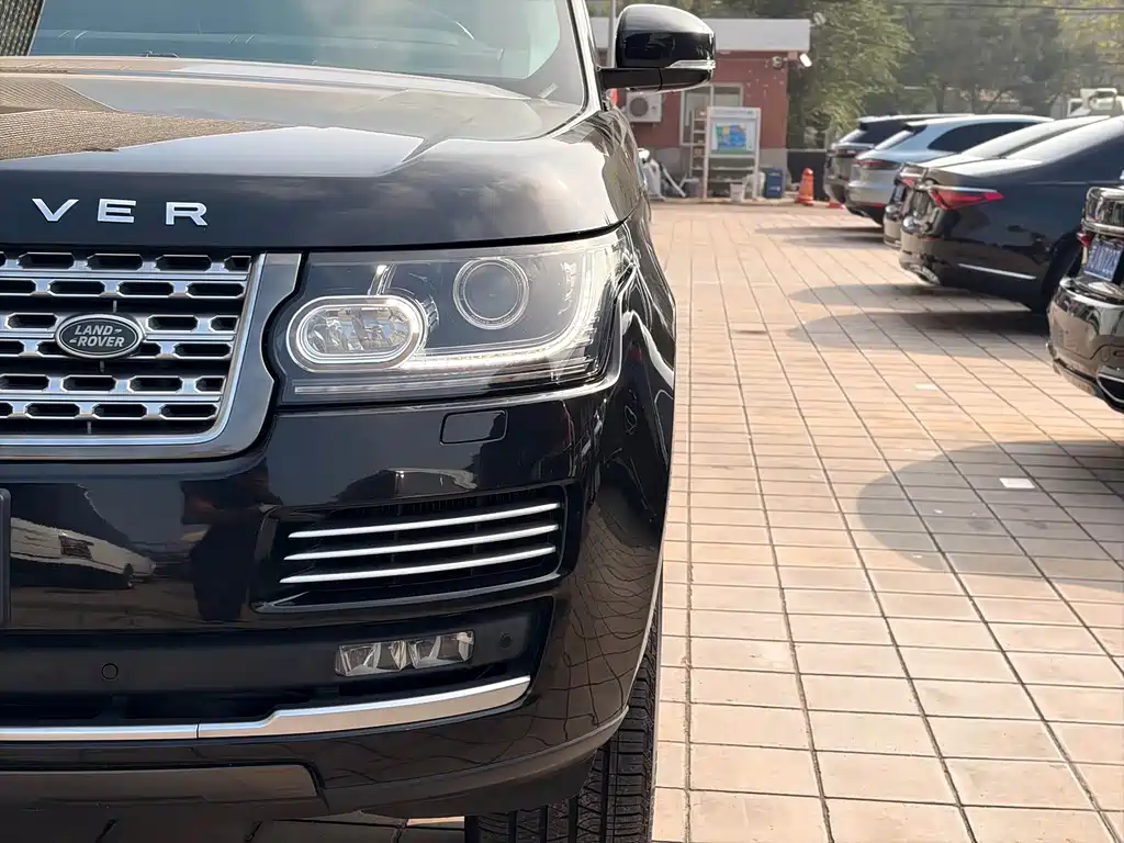 Land Rover Range Rover — миниатюра 4