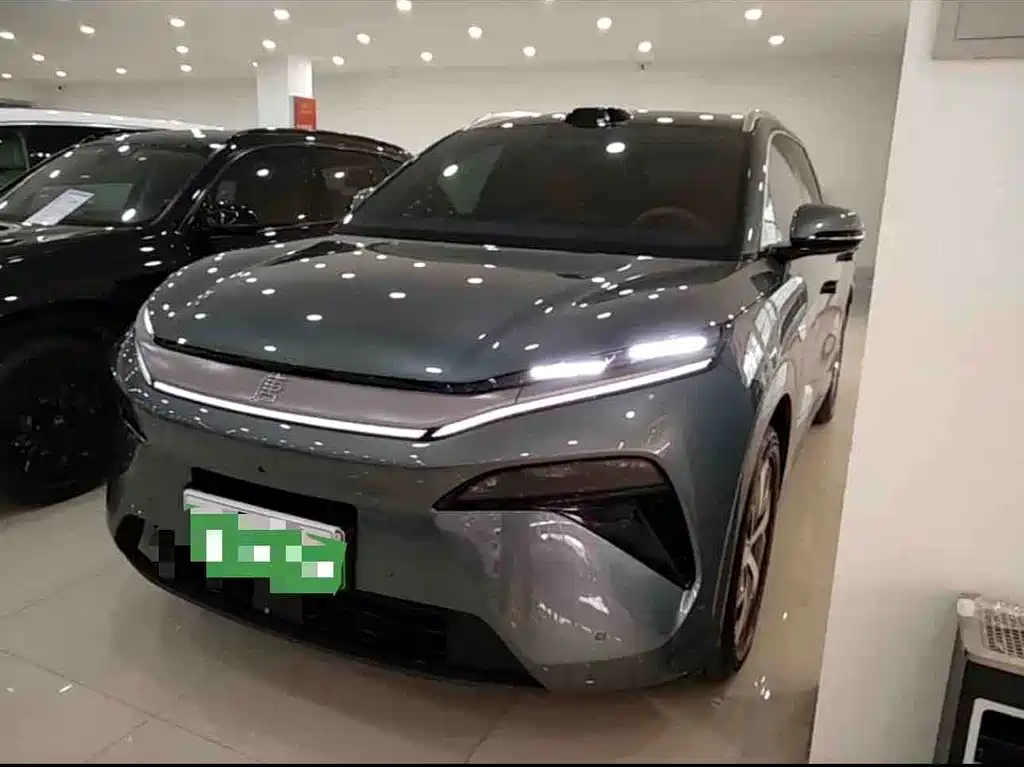 BYD Tang L