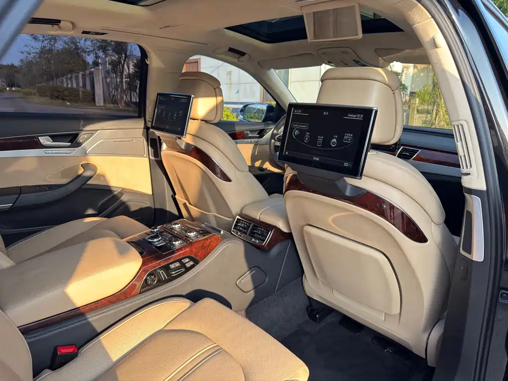 Audi A8 — миниатюра 6