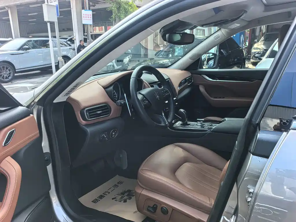Maserati Levante — миниатюра 5