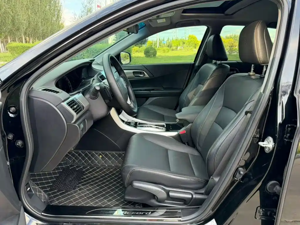 Honda Accord — миниатюра 8