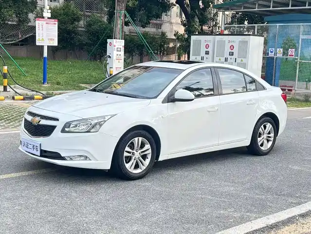 CHEVROLET CRUZE