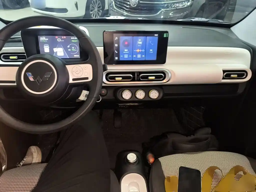 Wuling MINIEV — миниатюра 10