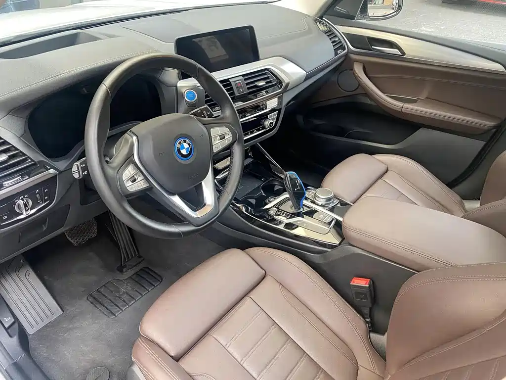BMW iX3 — миниатюра 9