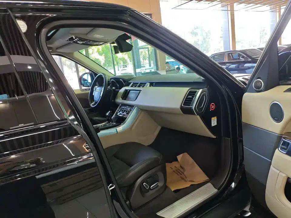 Land Rover Sport — миниатюра 7