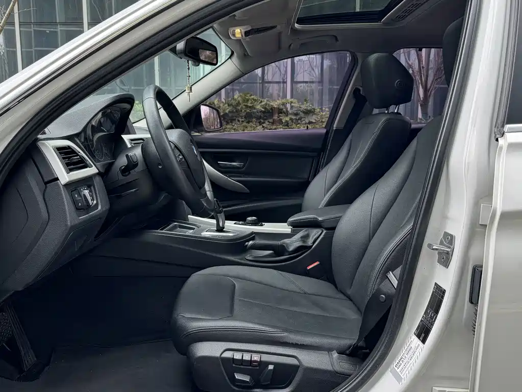 BMW 3 Series — миниатюра 8