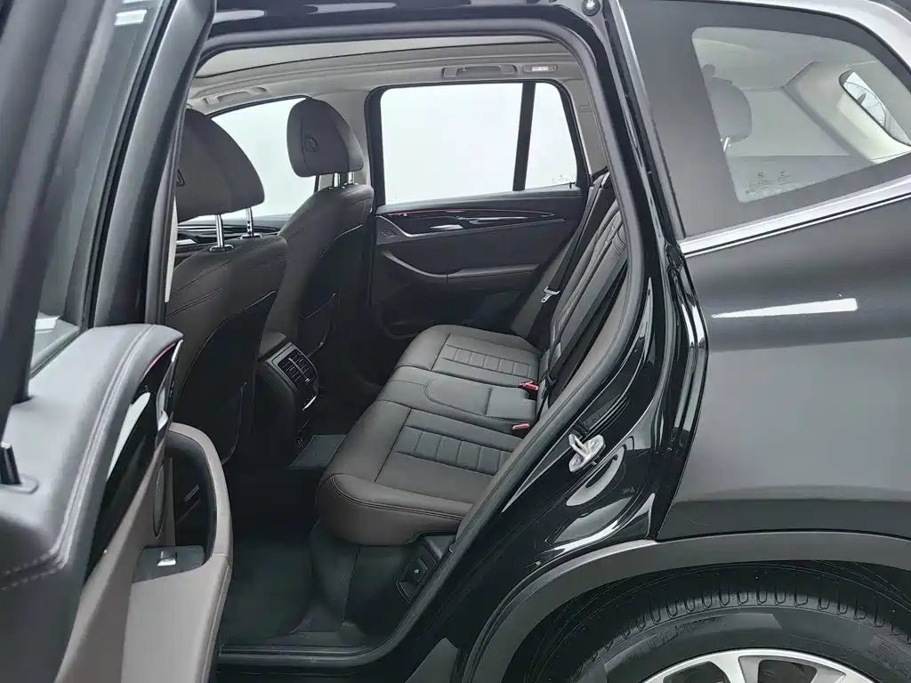 BMW X3 — миниатюра 15