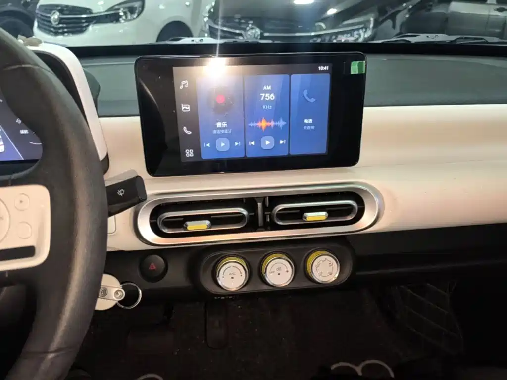 Wuling MINIEV — миниатюра 13