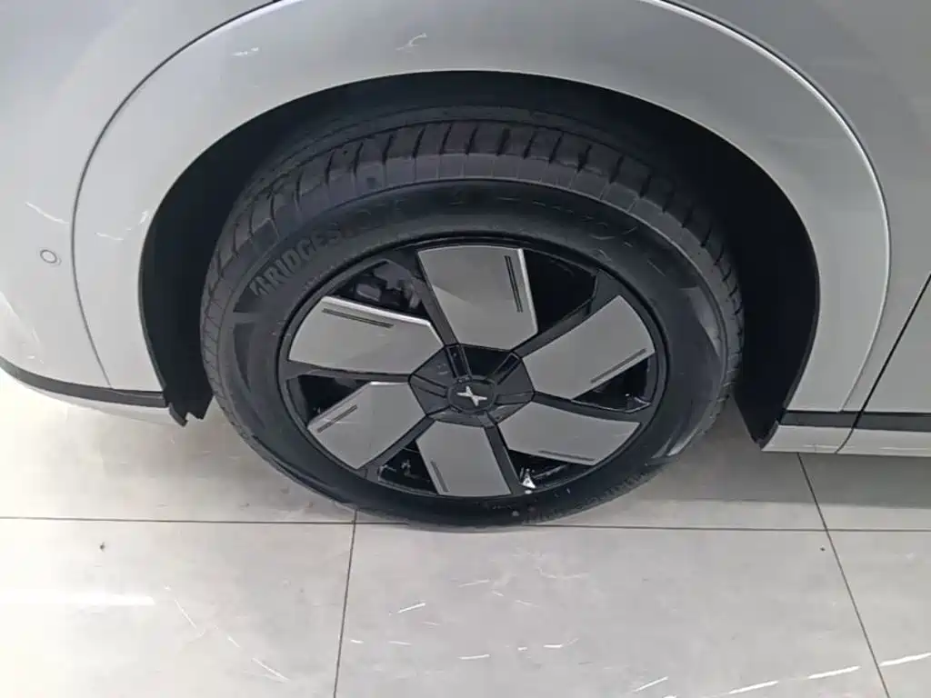 XPeng X9 — миниатюра 23