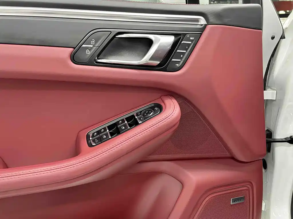 Porsche Macan — миниатюра 19