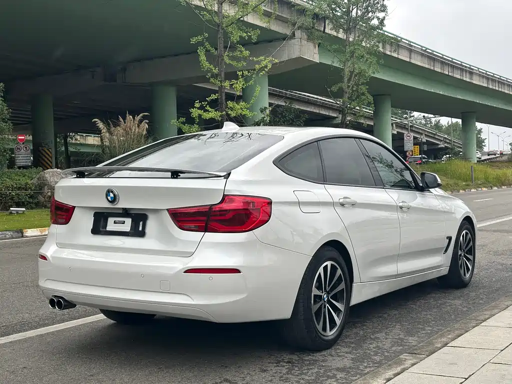 BMW 3 Series GT 3 GT 2016 320i Fashion