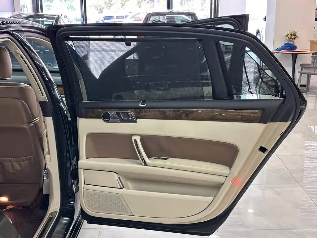 Volkswagen Phaeton — миниатюра 11