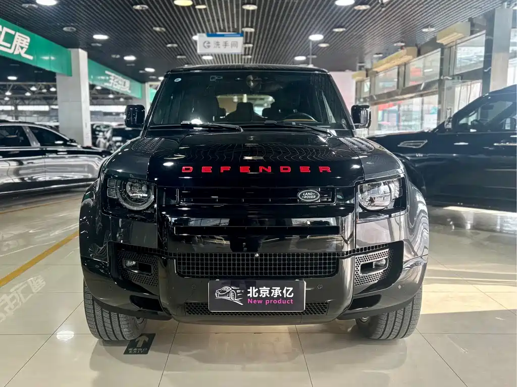 LAND ROVER DEFENDER