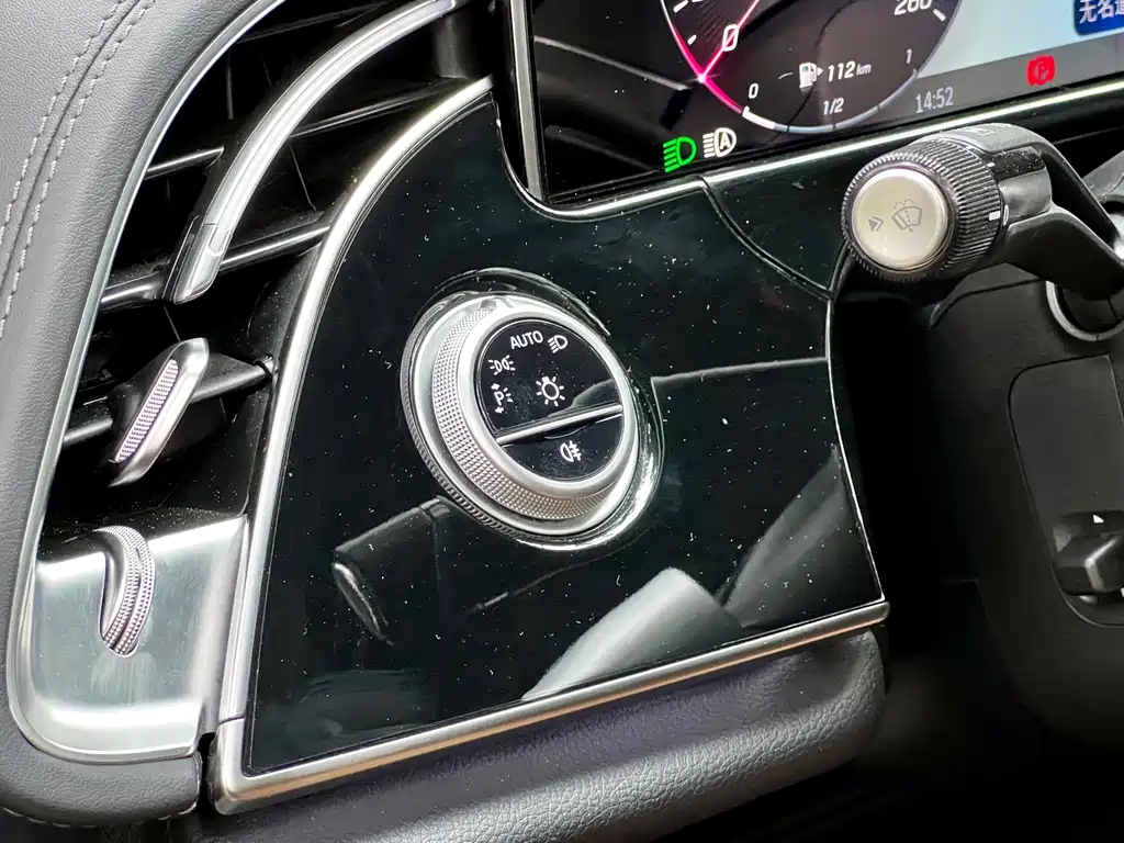 Mercedes-Benz E-Class — миниатюра 20