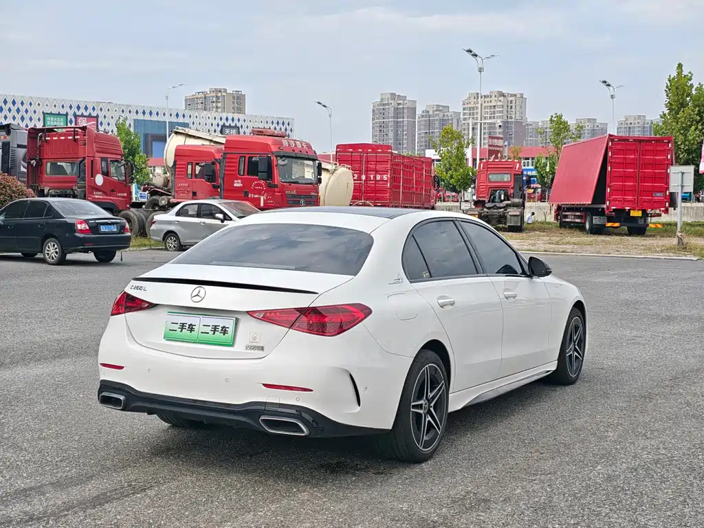 Mercedes-Benz C-Class — миниатюра 6