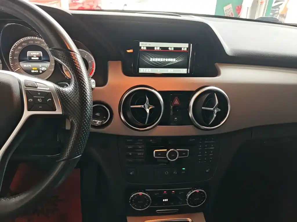 Mercedes-Benz GLK-Class — миниатюра 13