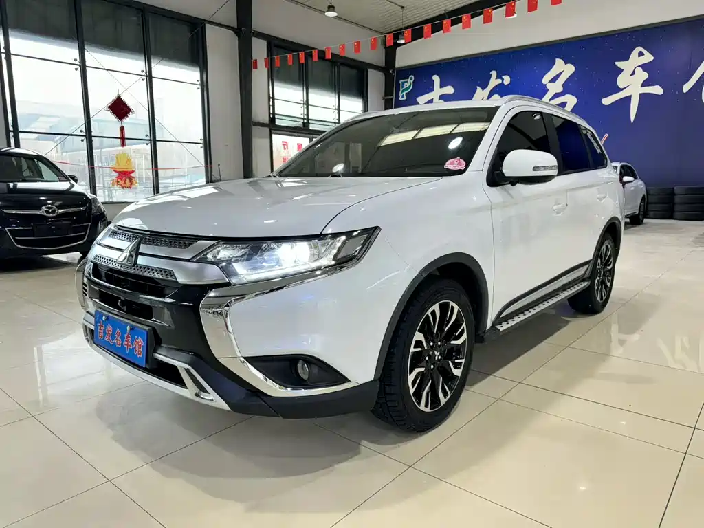 MITSUBISHI OUTLANDER