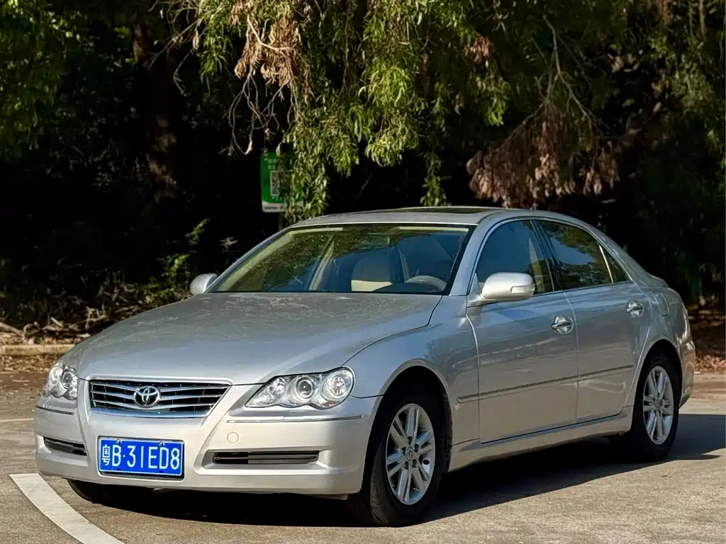 Toyota Reiz 2010