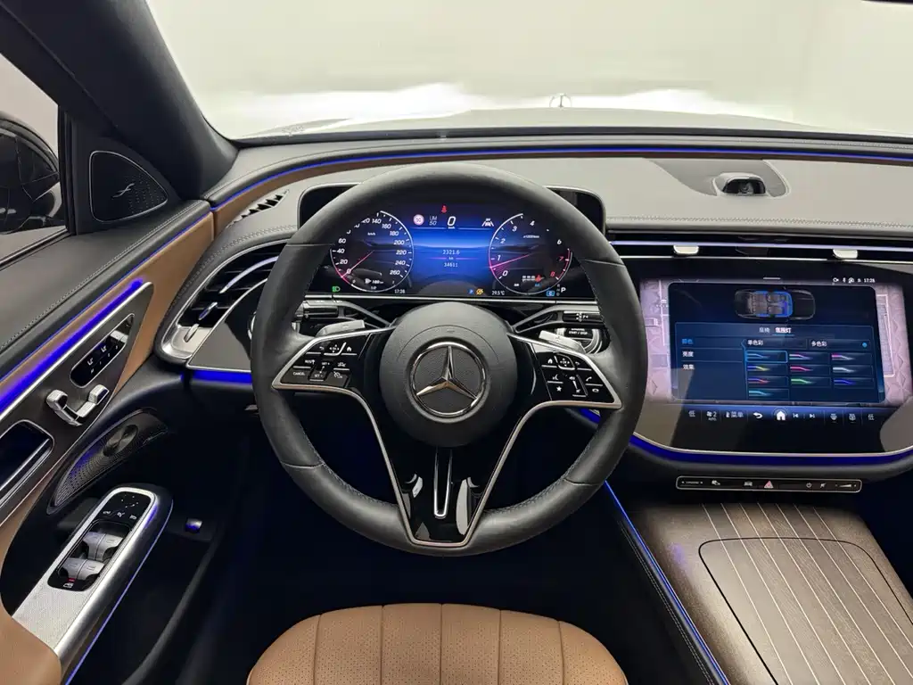 Mercedes-Benz E-Class — миниатюра 15