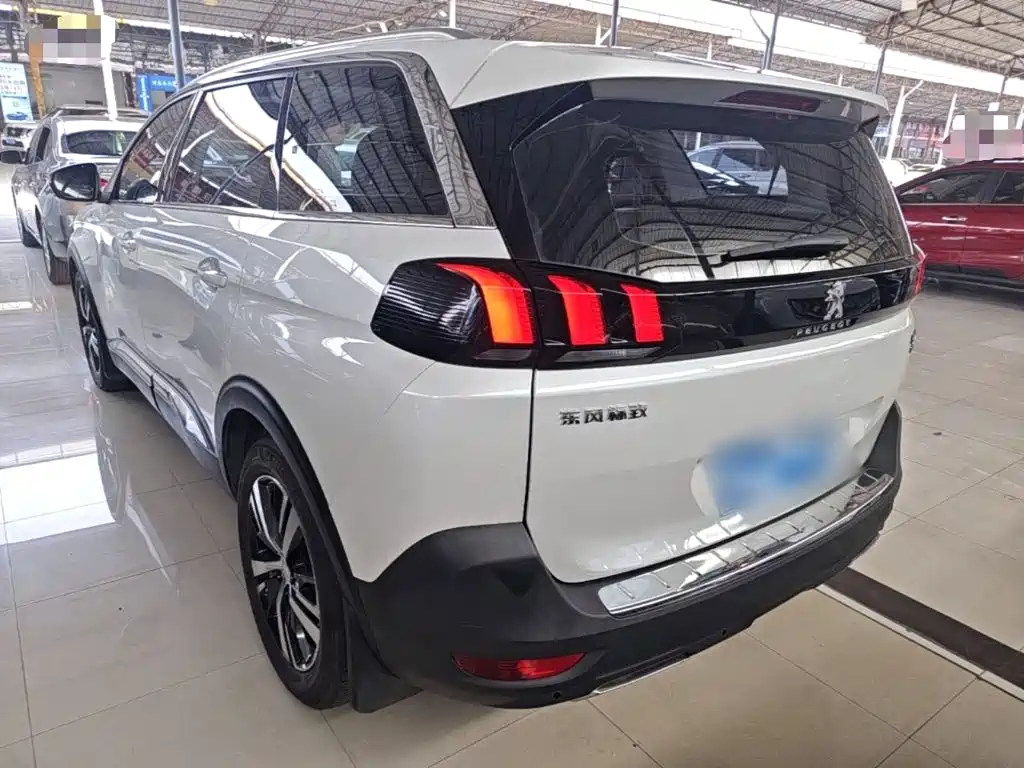 Peugeot 5008 — миниатюра 5