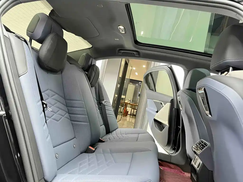 BMW i5 — миниатюра 6