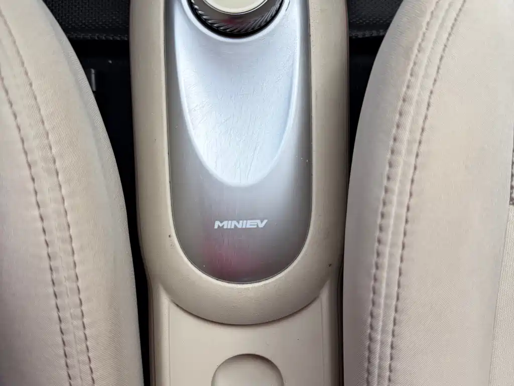 Wuling MINIEV — миниатюра 13