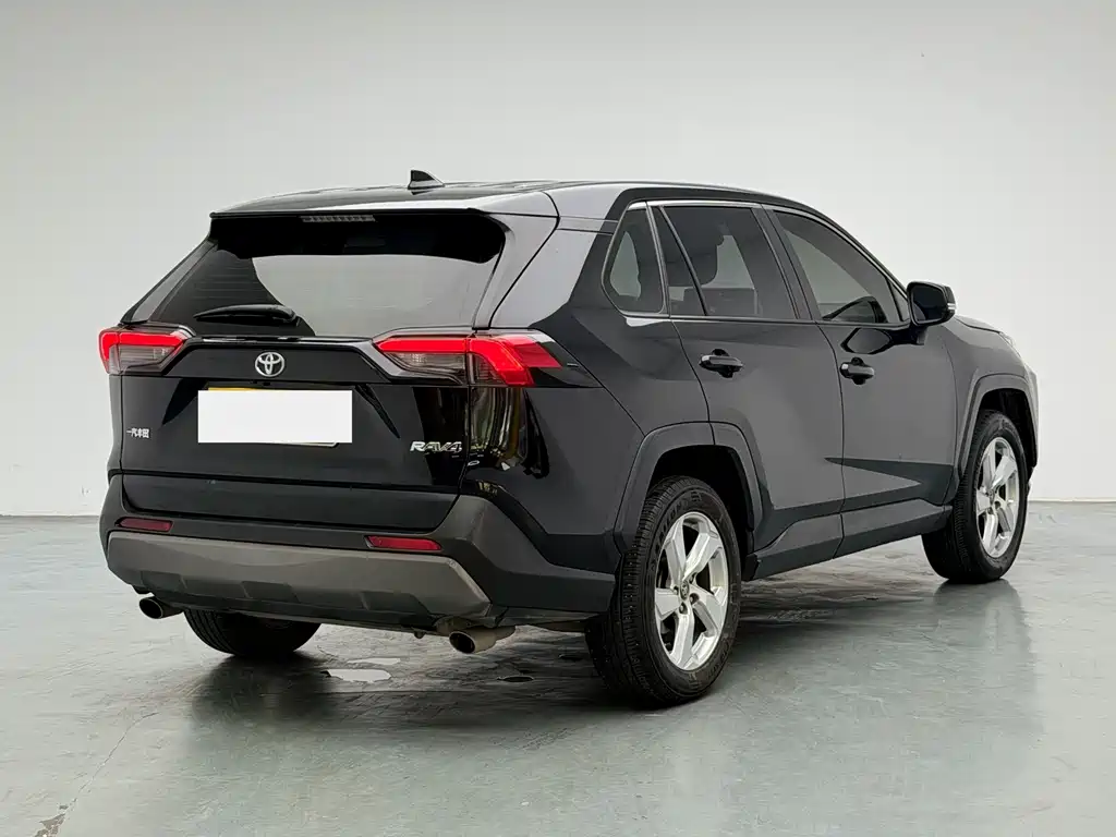 Toyota RAV4 — миниатюра 6