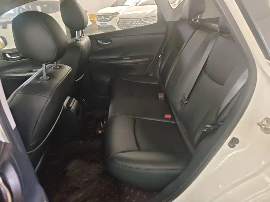 Nissan Tiida — миниатюра 13