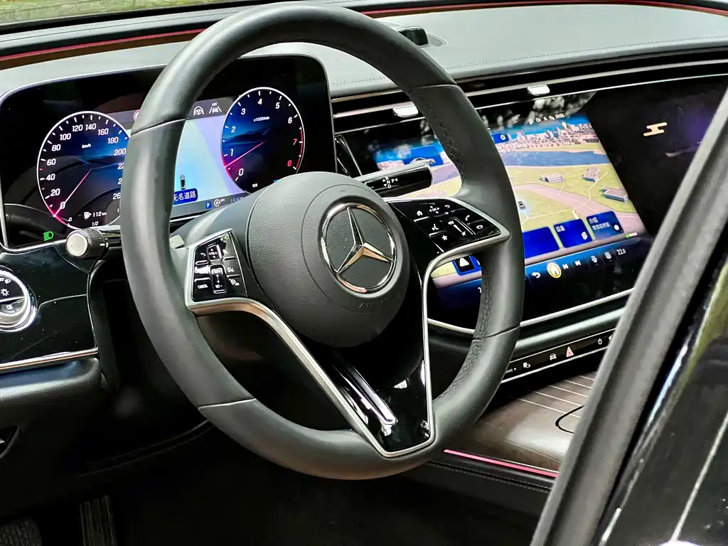 Mercedes-Benz E-Class — миниатюра 18