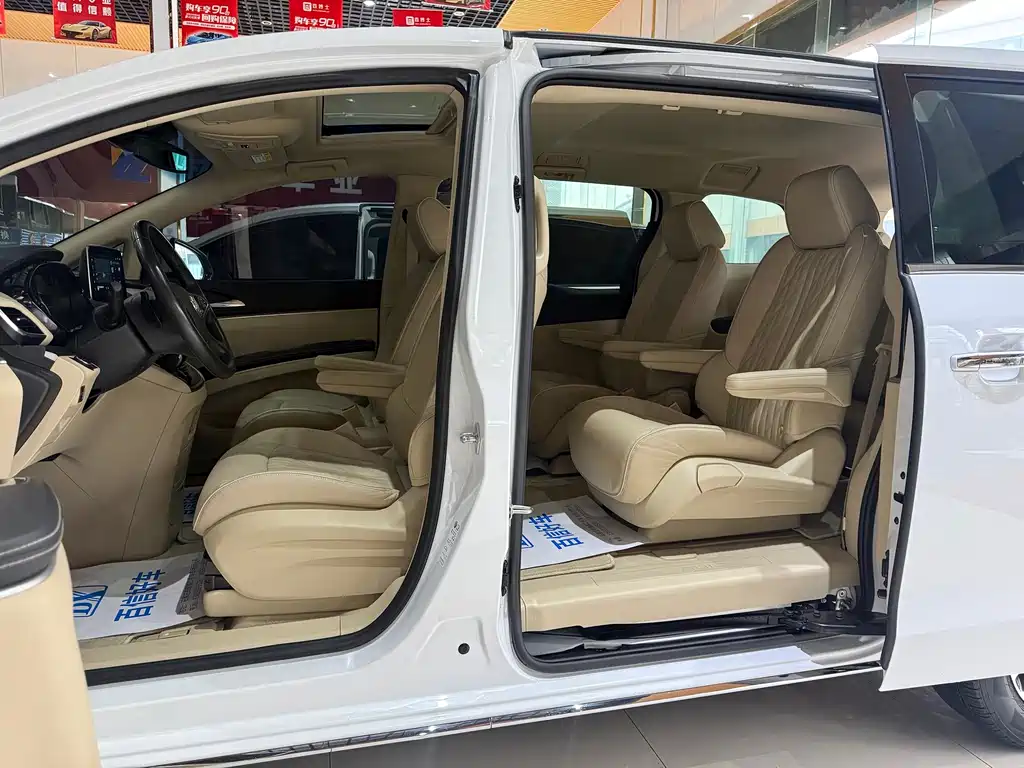 Buick GL8 — миниатюра 26