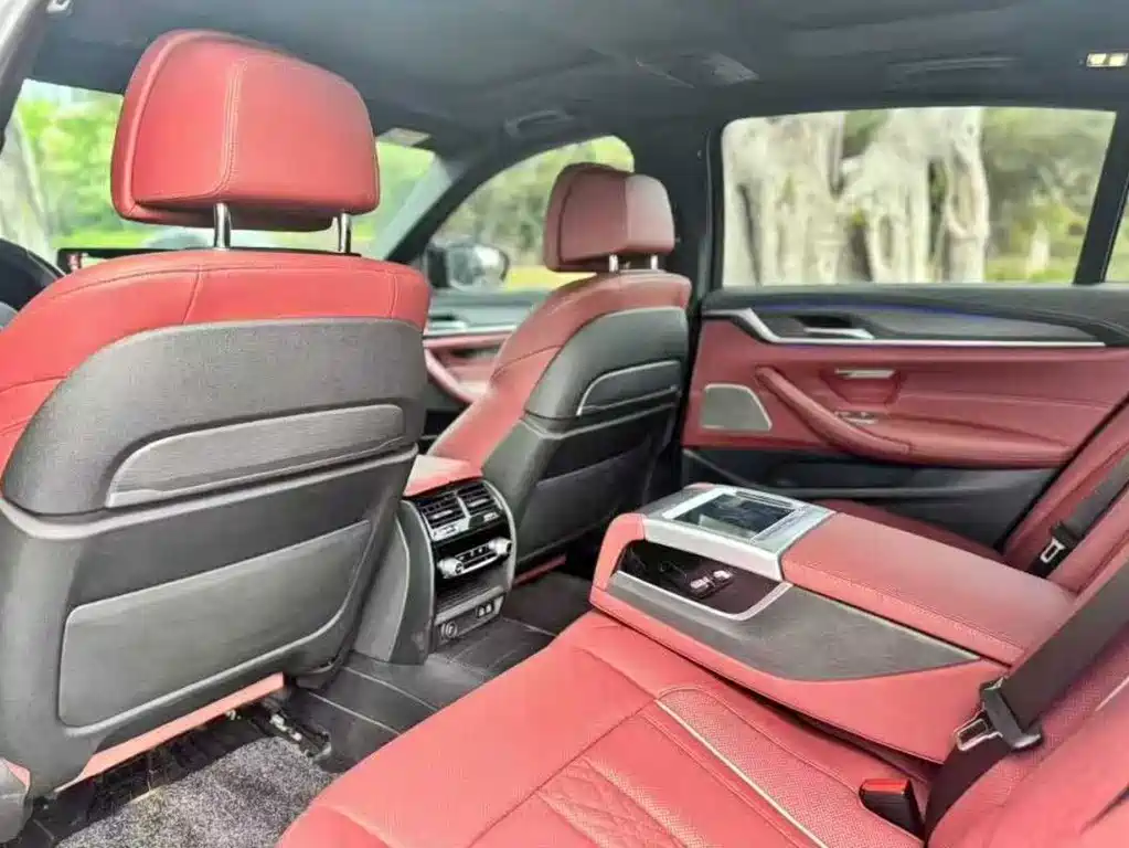 BMW 5 Series — миниатюра 8