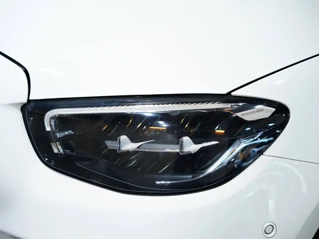 Mercedes-Benz E-Class (Import) — миниатюра 7