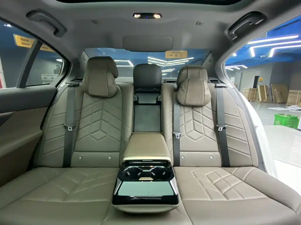 BMW 5 Series — миниатюра 26