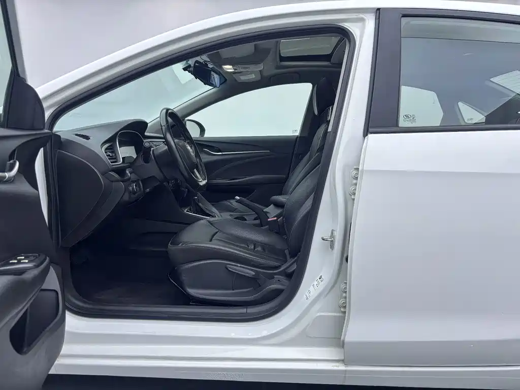 Buick Excelle — миниатюра 6