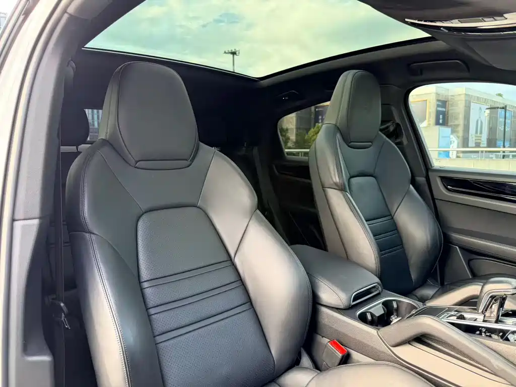 Porsche Cayenne — миниатюра 16