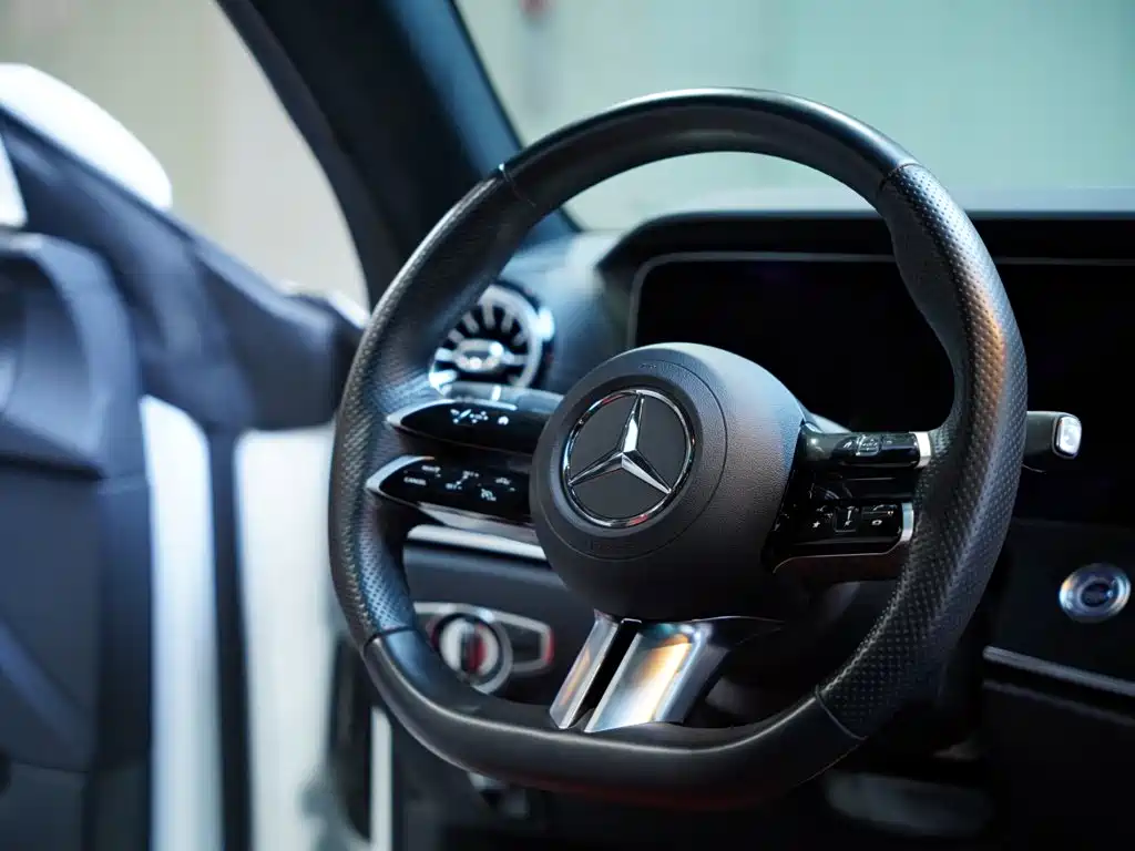 Mercedes-Benz E-Class (Import) — миниатюра 43
