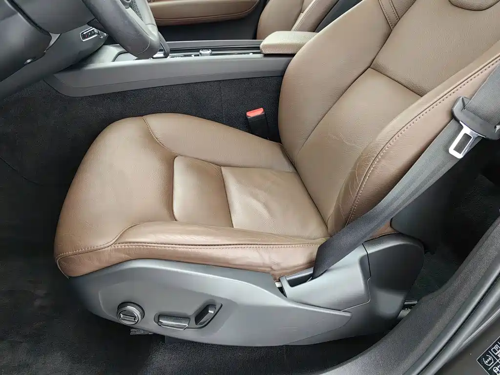Volvo XC60 — миниатюра 20