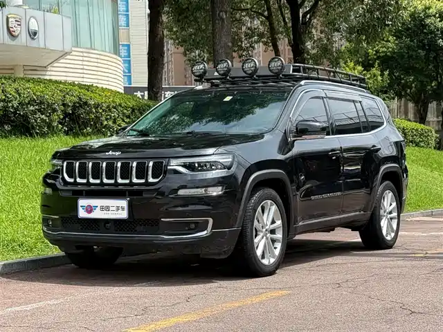 JEEP GRAND COMMANDER