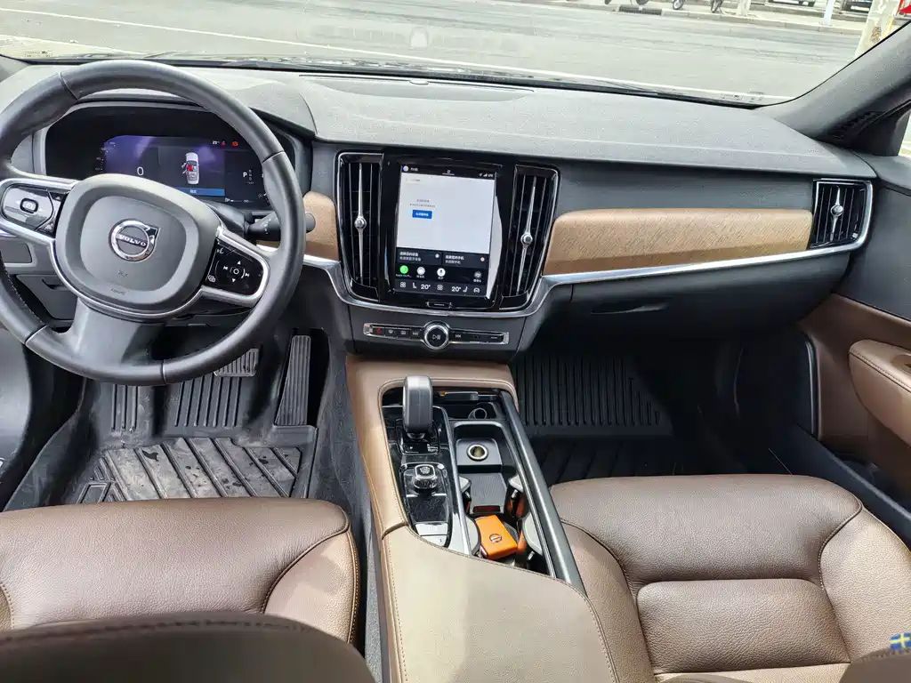 Volvo S90 — миниатюра 6