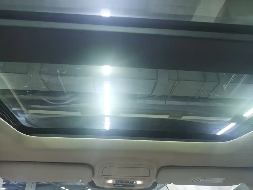 Ford Explorer — миниатюра 2